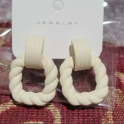 Cream Twisted Hoop Stud Earrings