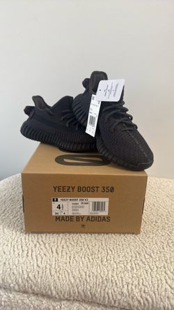 Brand New Adidas Yeezy Boost 350 V2 Black Size 4.5