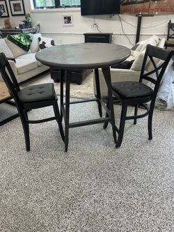 Bistro Table With 3 Stools