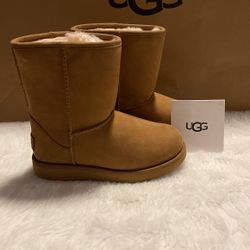 Size 13 Waterproof Ugg Boots