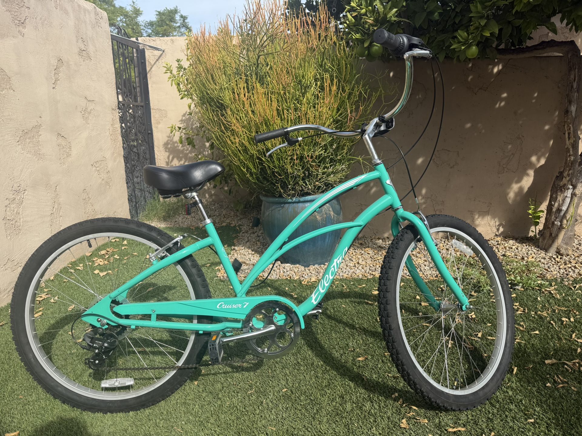 Electra Cruiser 7 Step-Thru Bicycle