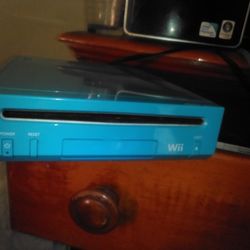 Blue Nintendo Wii 