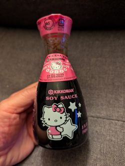 sanrio hello Kitty kikkoman soy sauce kikoman limited edition dispenser