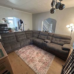 Giant sectional  Couch - value city 