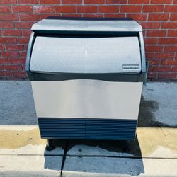 Scotsman CU3030MA Undercounter Ice Maker With Bin Cube Style Air-cooled 300 pound production