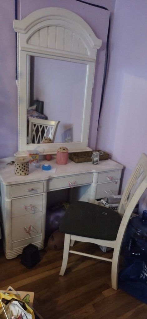 White Desk With Mirror and Nightstand