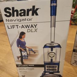 SHARK VACUUM 