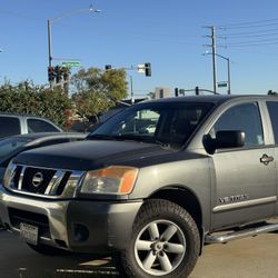 Nissan Titan 2012