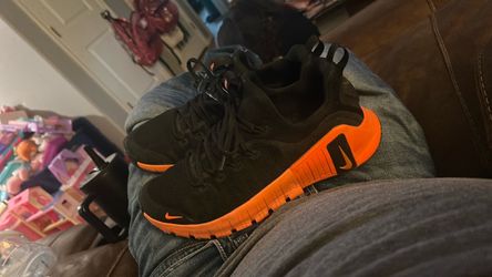 Nike Free Metcon Black Orange Sneakers