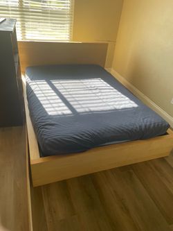 Full Size Bed $100