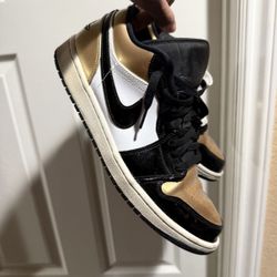 Jordan 1 low gold