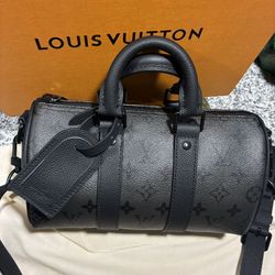   LUIS VUITTON 