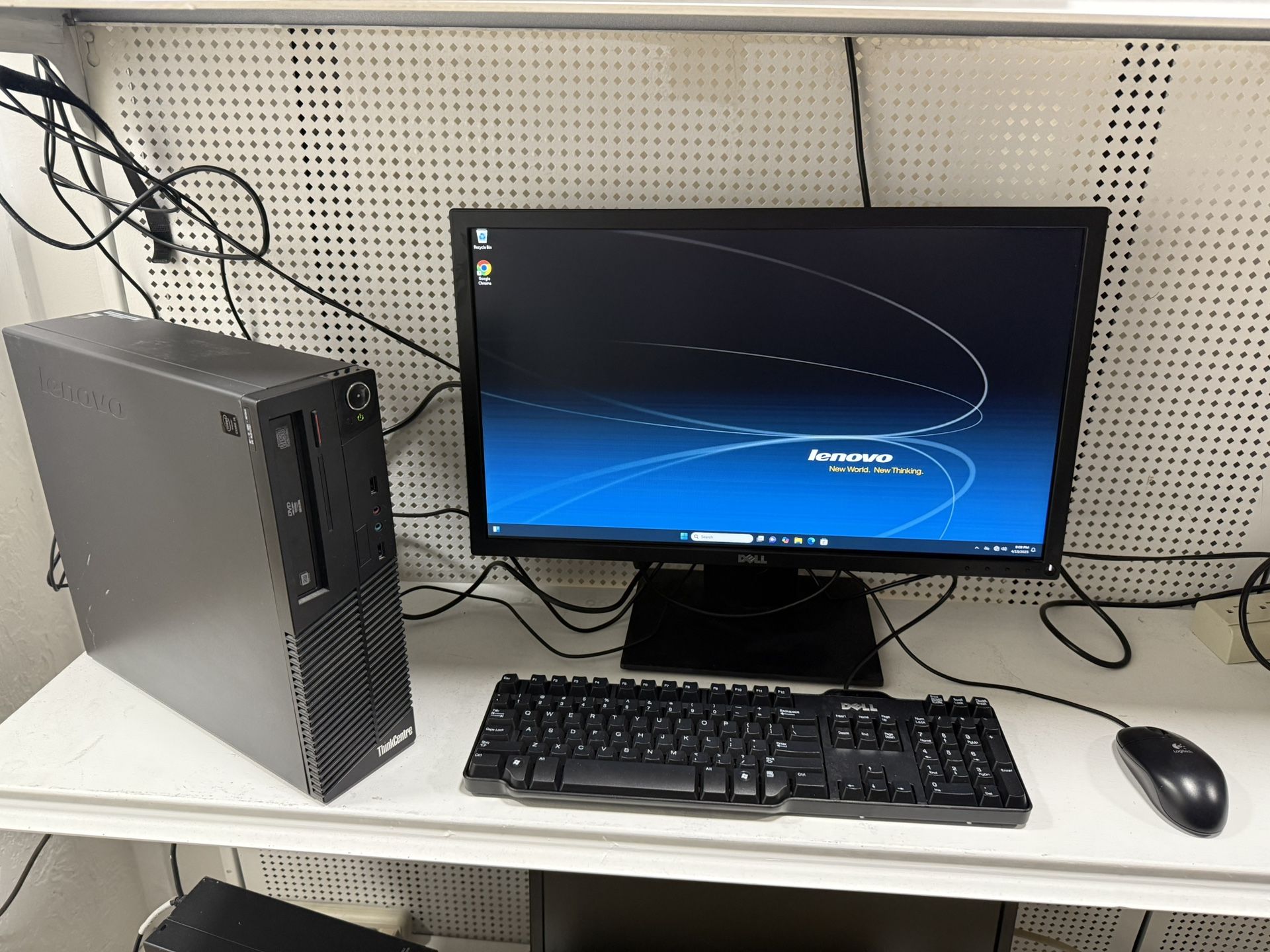 i5 processor 3.20 ghz. 8 gb ram 120 gb ssd drive 22 inch monitor keyboard and mouse windows 11 pro
