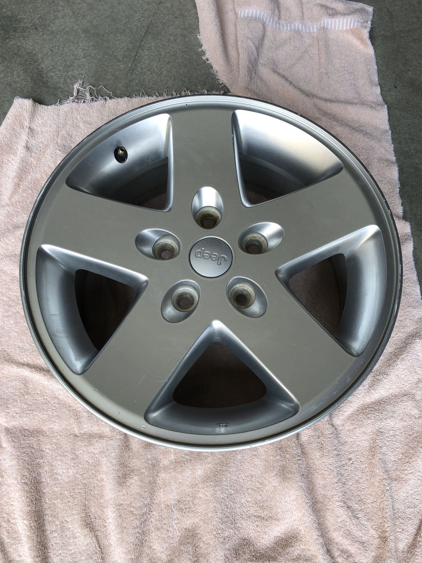 07 - 18 Jeep Wrangler Wheel Part #:ALY09074U20U1