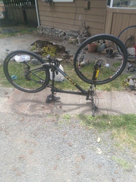 GT Karakoram 2.0 Mountain Bike