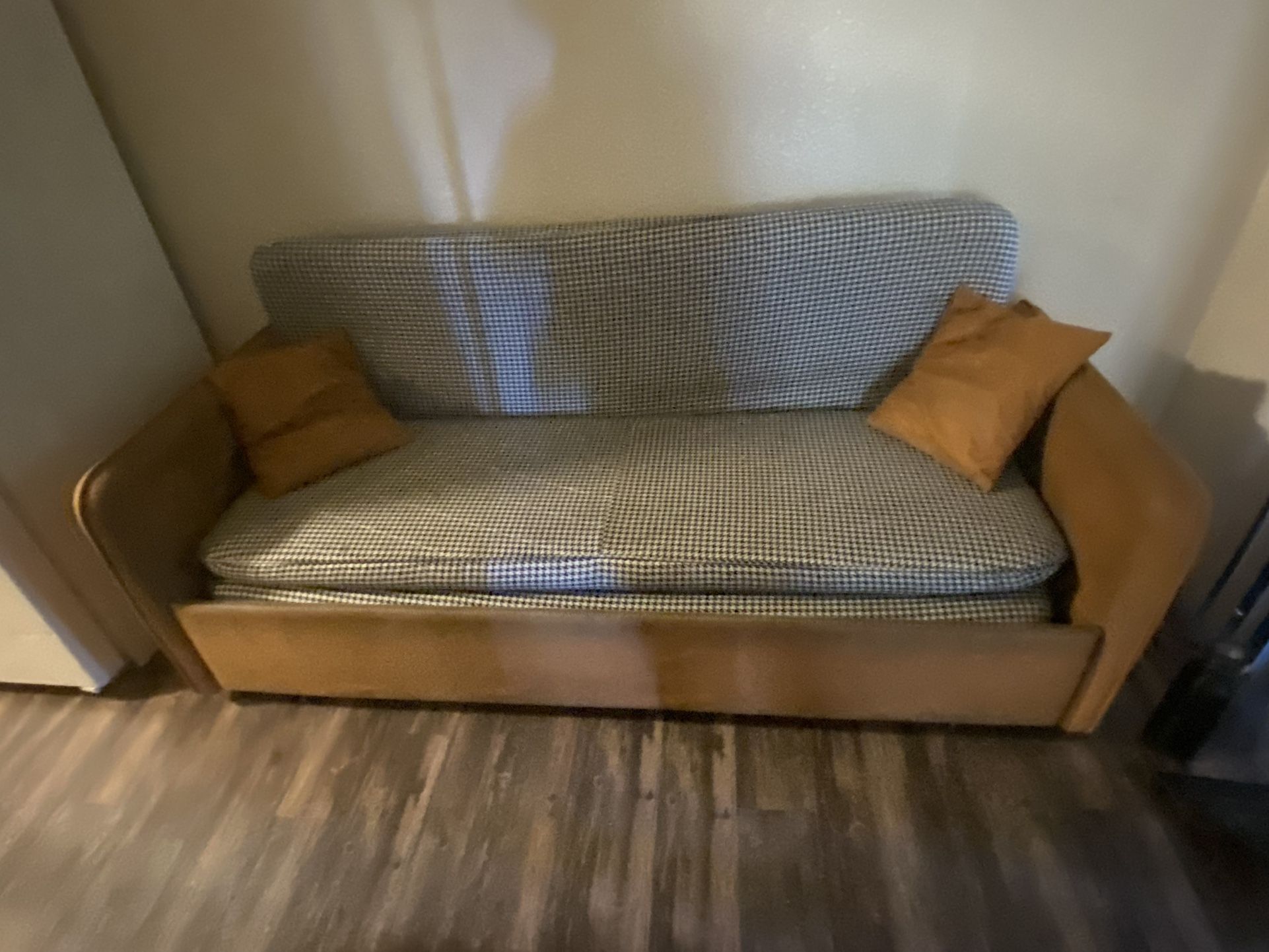 Pull Out Bed/couch