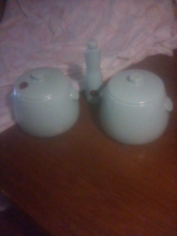 La Solana 1940s Kitchen Pottery