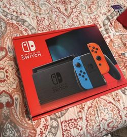 Nintendo Switch W 4 Games
