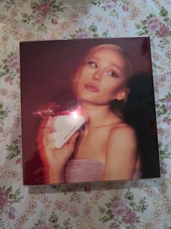 Ariana Grande Perfume