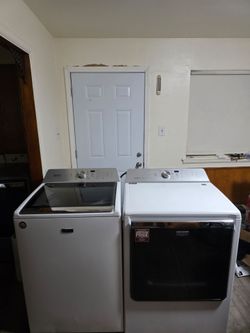 MAYTAG WASHER AND DRYER SET BOTH ELECTRIC XL CAPACITY 5.0 CU CLEAN AND DESINFECTED DELIVERY AVAILABLE FOR EXTRA FEE