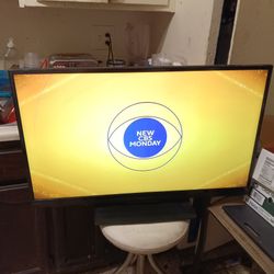 Tv With Lamp And Stand 
