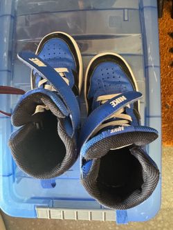 Nike boy shoe US size 12 C Nike boy shoe US size 12 C