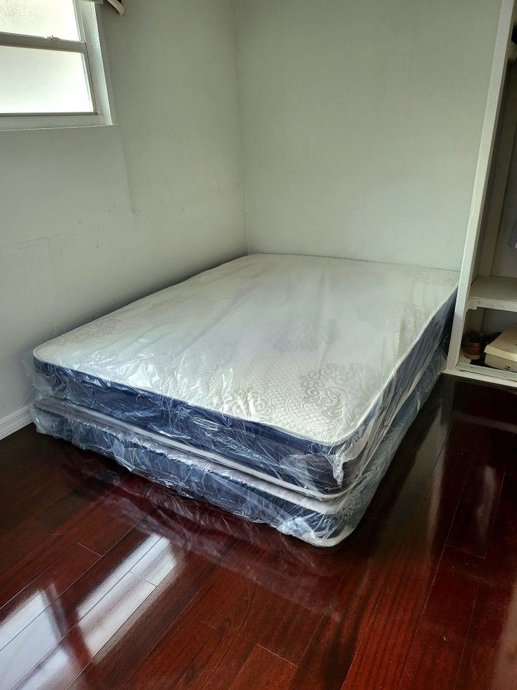 NEW FULL-SIZE MATTRESS AND BOX SPRING 💤