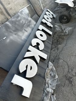 Foot Locker Sign