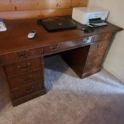 Wooden 7 Drawer Desk 