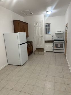 Studio In Hayward 1800