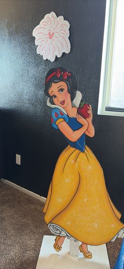 Disney princess wood cut outs 4ft hand painted and Disney castle words can be removed