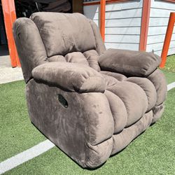 Recliner sofa chair