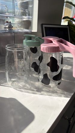 Mom cozy breast milk pitchers
