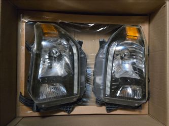 2019 Toyota Tundra Headlight Assemblies