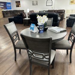 Round Dining Table 