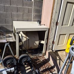 Swamp Cooler 38x40 Good Pump With Panels