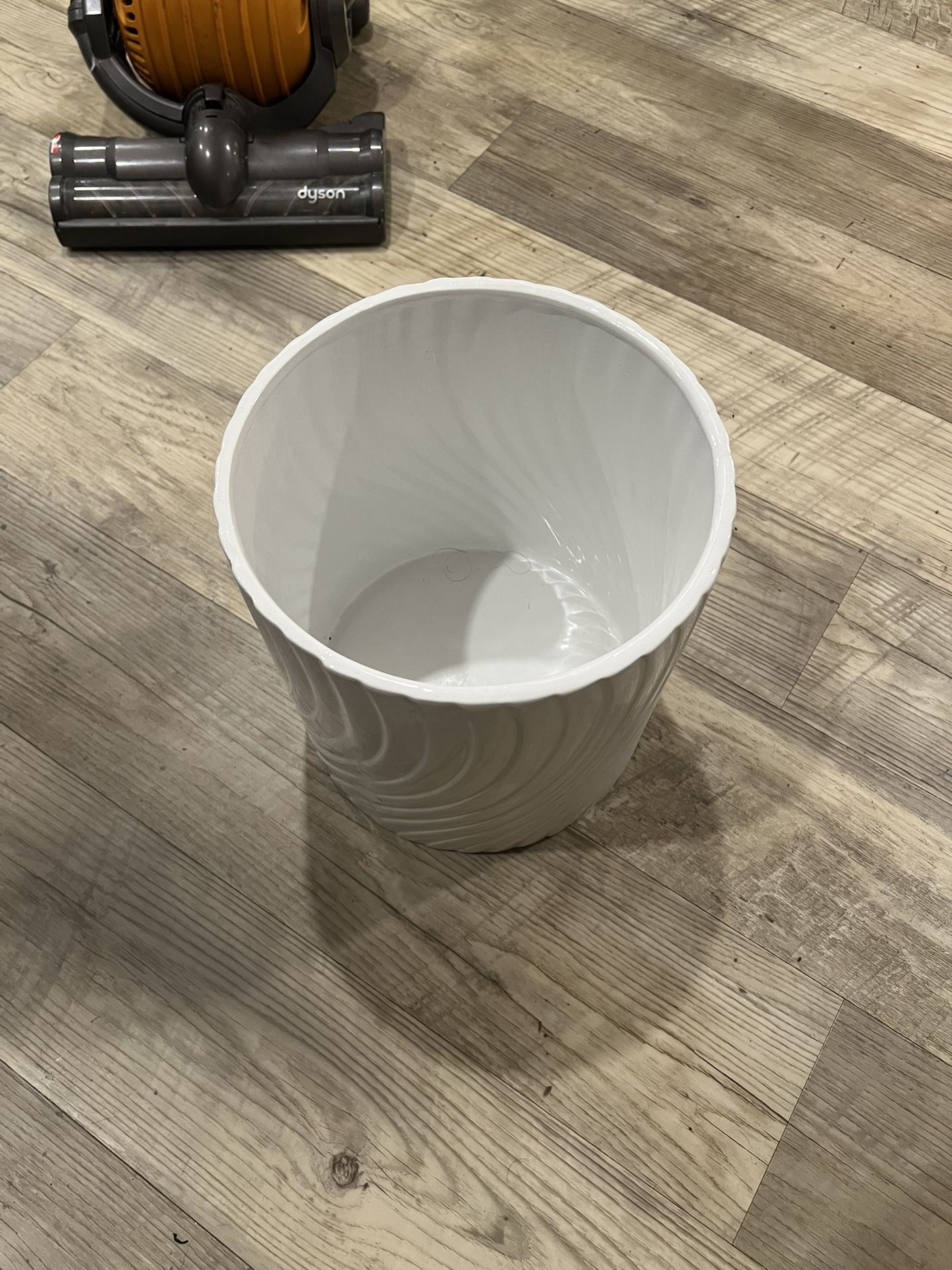 Ceramic Pot Or Trash Can
