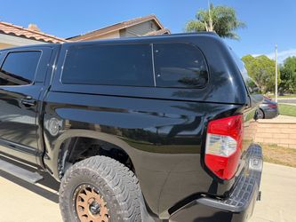 SNUGTOP Camper Shell - Toyota Tundra Crewmax