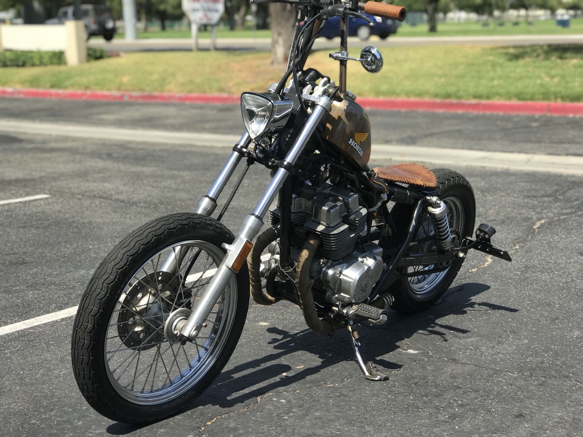 HONDA REBEL CHOPPER / Bobber / Lane splitter Shadow Dyna Harley triumph cb cafe 883