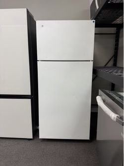 GE refrigerator white