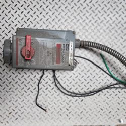 Hubbell Watertight Mechanical Interlock