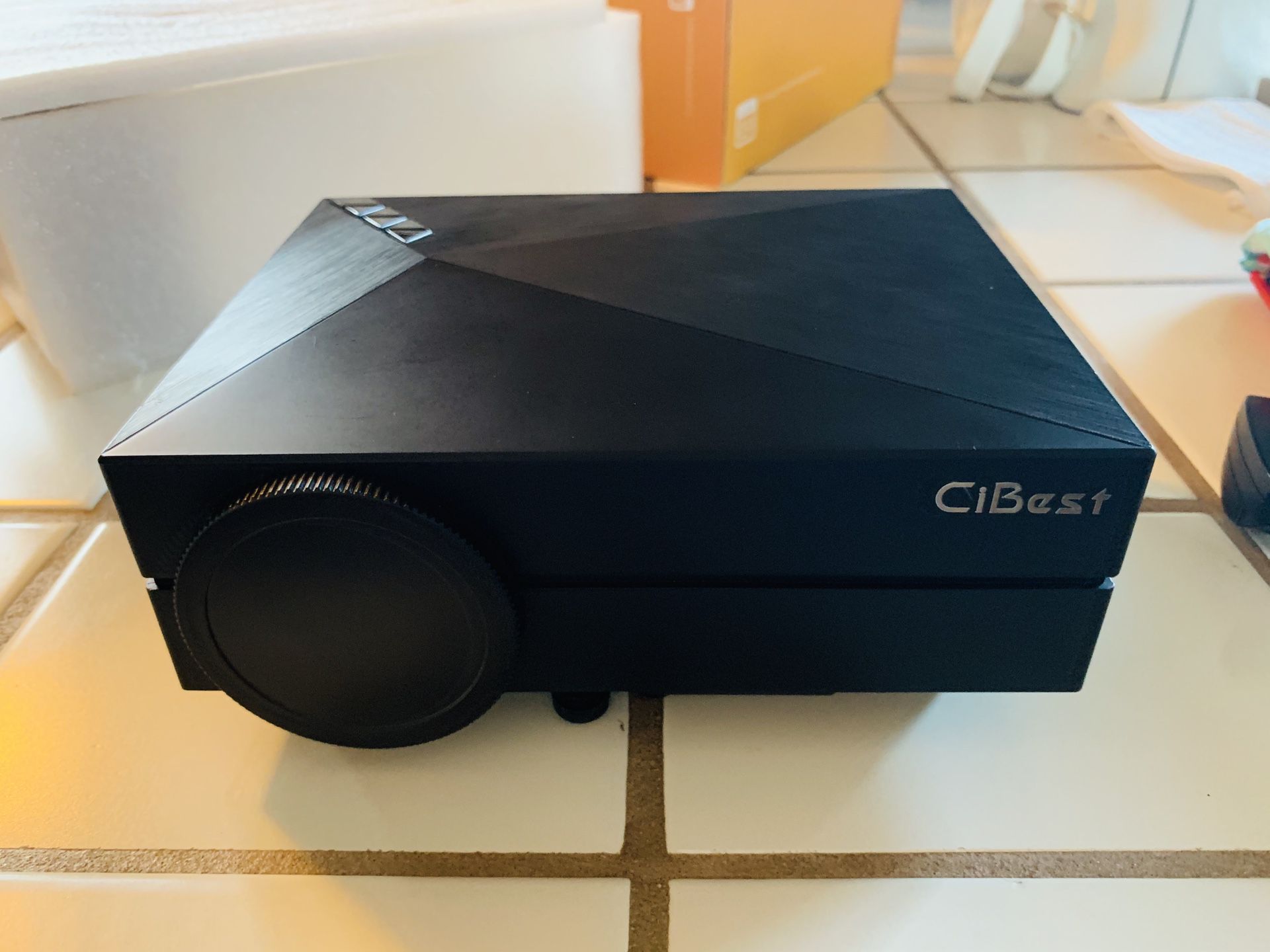 CIBest LED HDMI Projector