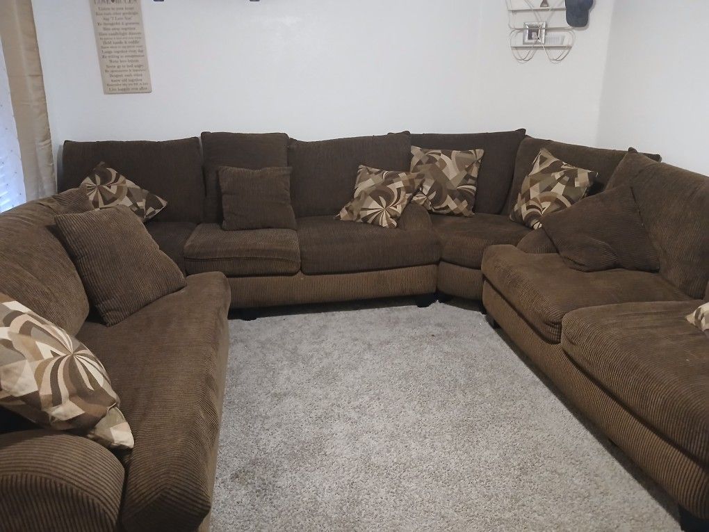 Couches 4 Peice Sectional Chaise Style