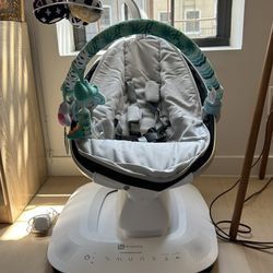 4moms MamaRoo Multi-Motion Baby Swing, Bluetooth Enabled with 5 Unique Motions, Grey 