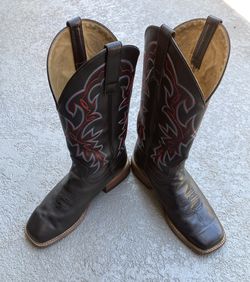 MACIE BEAN Women’s 9M square toe cowboy boot