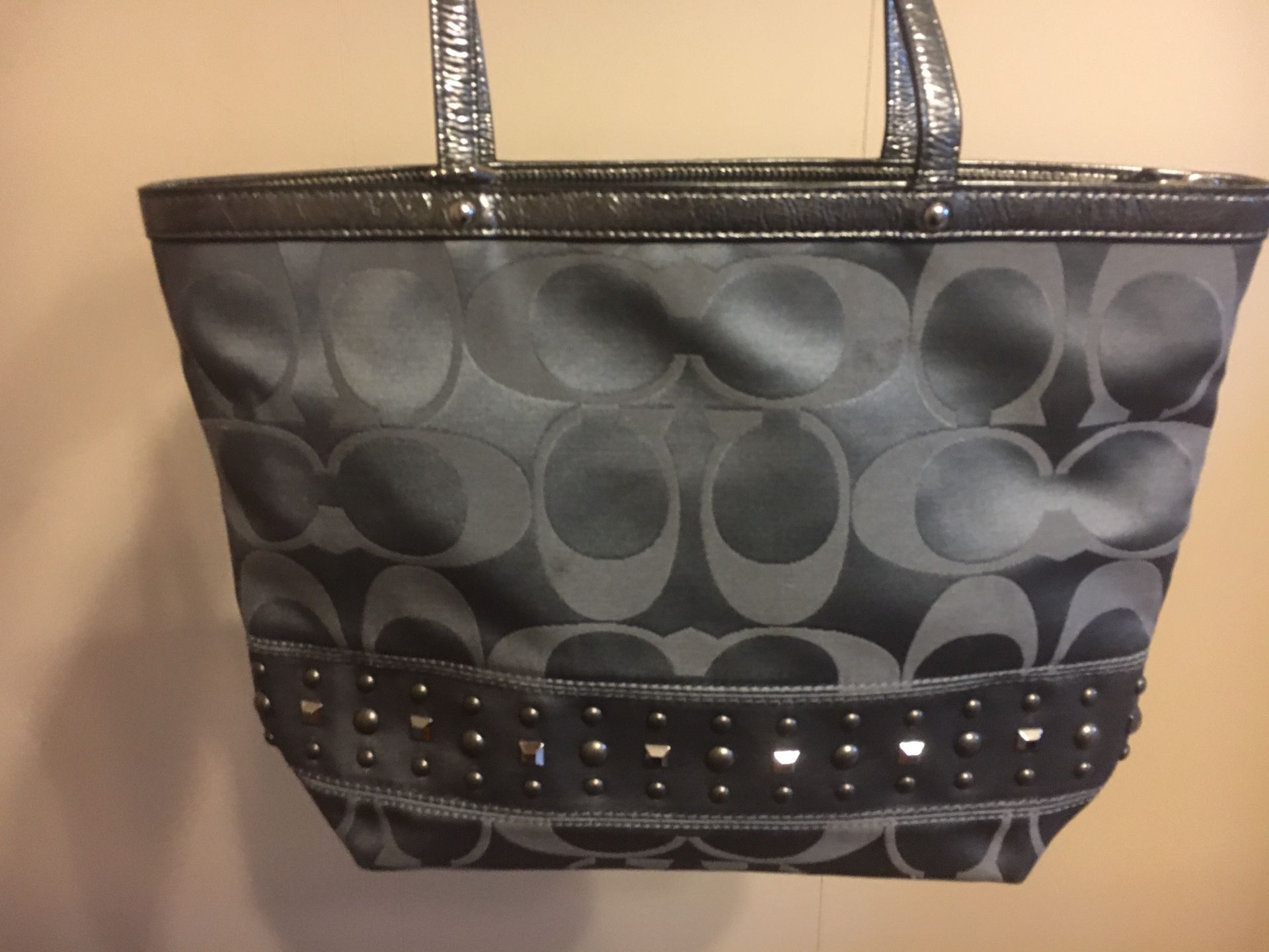 COACH purse. Never used PRICE NEGOTIABLE