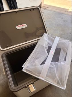 Engel live bait airator and cooler with net
