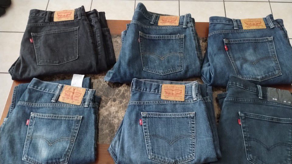 Men Jeans Levi's  Size 38×30.   $5 Each Or All For $25