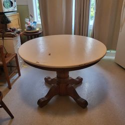 42" ROUND PEDESTAL TABLE
