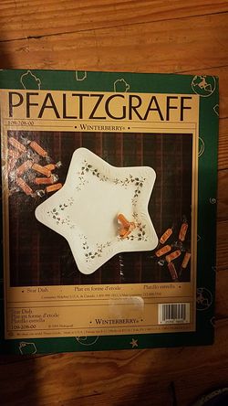 Pfaltzgraff Winterberry star dish